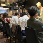 鉄板焼 東洋 - ランチタイムの店内風景
