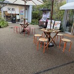 ADDA - 好きなお店のフードやドリンクを持ってきて食べられます