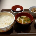 すき家 - 料理写真:かたかた朝定食。 どないしたらそないなるか。