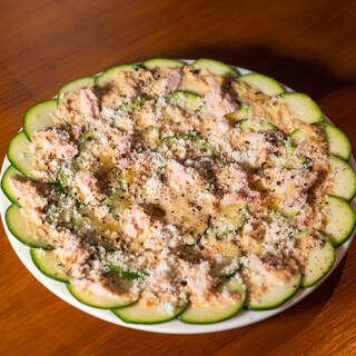 その日仕入れる旬の食材が織りなす創作和食を堪能