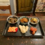 レアなアテ盛り合わせ(週替わり)
