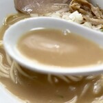 麺堂 稲葉 - とりそば(醤油)  クリーミーなスープ