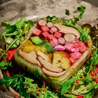 九州の食材をメインに使用した、シェフの感性が光る逸品をご提供