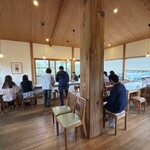 手打ち蕎麦　いよ翁 - 店員さん達が案内してくれます