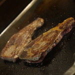 ステーキ＆ハンバーグ ひげ - 牛ロースと牛タン