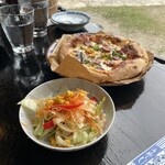 花人逢 - ピザ小1,400円   ハーフサラダ400円