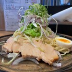 銀治郎 - リャンサイを山盛りにされています