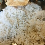 エー・ラージ - バスマティ推定250ｇ　以前はメニューにも記載されていたが、プーリー→ライス大盛変更は頼むとやってもらえる