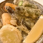 ひろ作 - 秋の天ぷら盛り合わせさんでーす。③