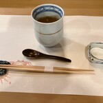 ひろ作 - 暖かいほうじ茶でーす。