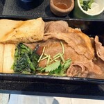 tomoru - 炙り牛肉のお重2300円