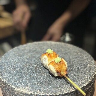 厳選地鶏と季節の味を、味覚と視覚で愉しむコースを堪能