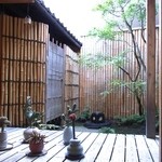 手打ち蕎麦 かね井 - 店内奥の坪庭