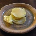 手打ち蕎麦 かね井 - お通し／山葵の醤油漬け