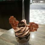 リンツ ショコラ ブティック＆カフェ - ソフトクリームショコラ（ダーク）