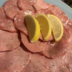 焼肉ホルモン金樹 - 特選生タン塩