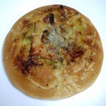 トロワ ブーランジェリー - フォカッチャとゴルゴンゾーラのジェノベーゼ