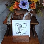 カレー専門店 円山教授 - お店に入ったところにある置物