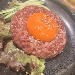 焼肉 静龍苑 - ユッケ