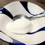 肉料理 ちぃちゃん - ヨーグルトアイス