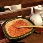 中国料理 たけくま - 卓上には一味唐辛子が沢山！