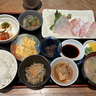 天然魚と七輪焼き 隠れ居酒屋 雑魚や_0