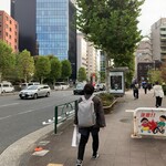 2F coffee - 新大橋通り沿いに右に進みます