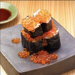  こぼれイクラのサーモン巻き