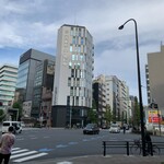 2F coffee - A3出入口の目の前にある八丁堀駅前交差点