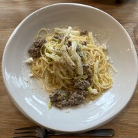 ビストロ 222 - サルシッチャと白菜 クリームソースパスタ¥1,200