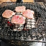 黒豚本舗どん - 