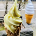 武家屋敷の茶屋 - ラフランスのソフトクリーム