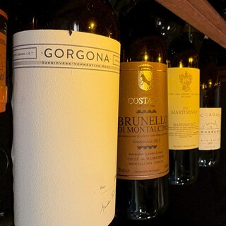 シェフ自らがセレクトするワインで、料理とのペアリングを愉しむ