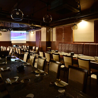 駅近♪地域最大級の宴会場は設備も◎大小個室も完備しております