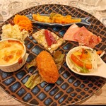 マヌエル ヴィーニョ エ ペティスコス 自由が丘店 - タパス盛り合わせ