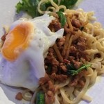 2014年11月15日　バーミー・ガパオ　開化楼の麺