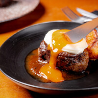 黒毛和牛ハンバーグ / 黒ニンニク×バルサミコ×田中農場の目玉焼き