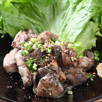 炭火と煮込み ひとたらし - 越の鶏の炭火焼き