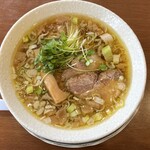 中華料理 吉田飯店 - 料理写真:醤油ラーメン