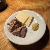 カルネジーオ イースト - 