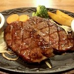 けん - Ｗプレミアムけんステーキ、ミディアム、淡路島産オニオンソース（アップ）