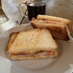 調理室池田 - ベーコントマトマスタードサンドとホットコーヒー