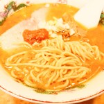 らぁめん 一福 - ツルンとした、喉越しの良い麺。