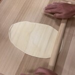 丸亀製麺 手づくり体験教室 - 生地伸ばして