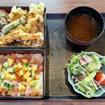 星空の中へ - 海老と野菜の天丼とバラチラシ二段重