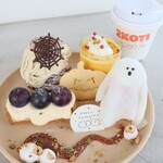 2KOTI - 【2025.10】2025 HALLOWEEN PLATE(税込2,600円)