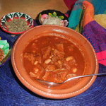 テピート - メヌード　メキシコ版モツ煮込み　ピリ辛で柔らかいスープ仕立てです