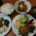 三代目 米蔵 - 主菜一品と今日の惣菜全種類二皿