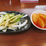 耽羅 - 玉ねぎのサラダとキムチ2014/11/15　