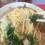 ラーメンスタンド とん平食堂 - 独特な平べったい麺